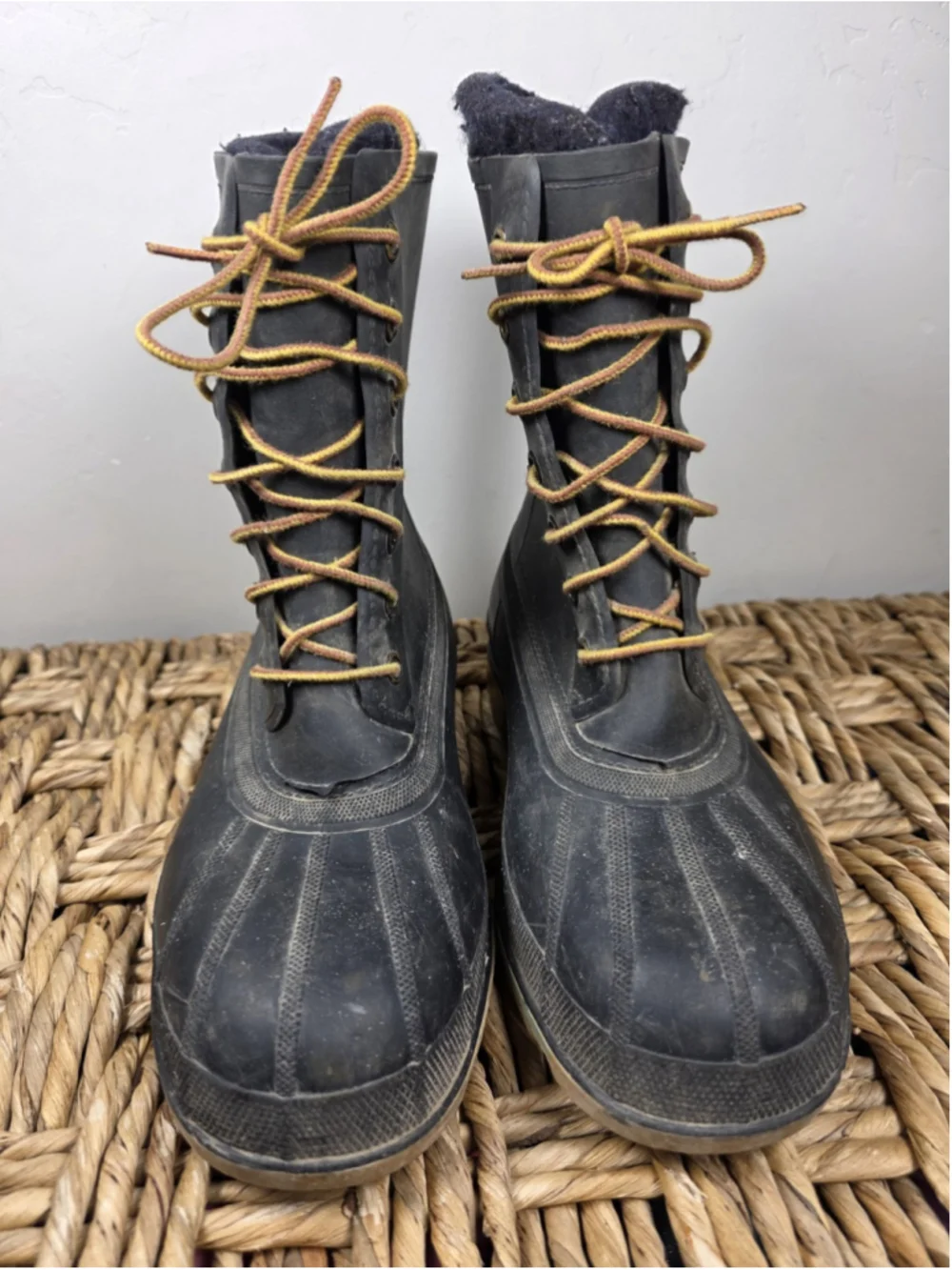 Vintage Bata Made in USA Lace-Up Insulated Rubber Winter Boots Sz 7